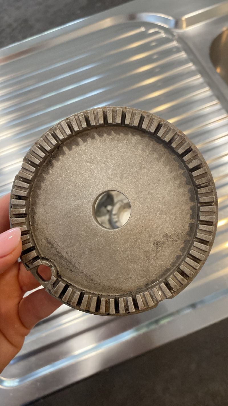 Gas burner head cleaned after an Aleka Cleans clean